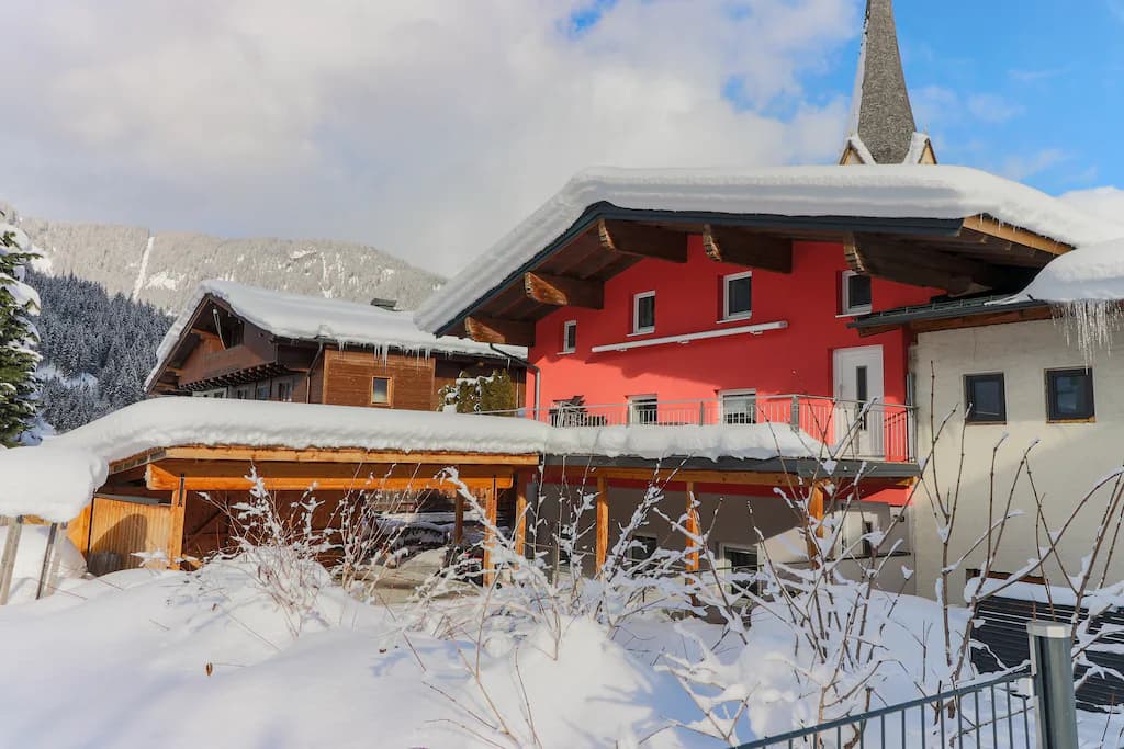Haus Marigold / 16 pax — 2
