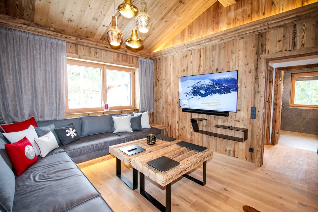 Pinzgauer Almhütte — 2
