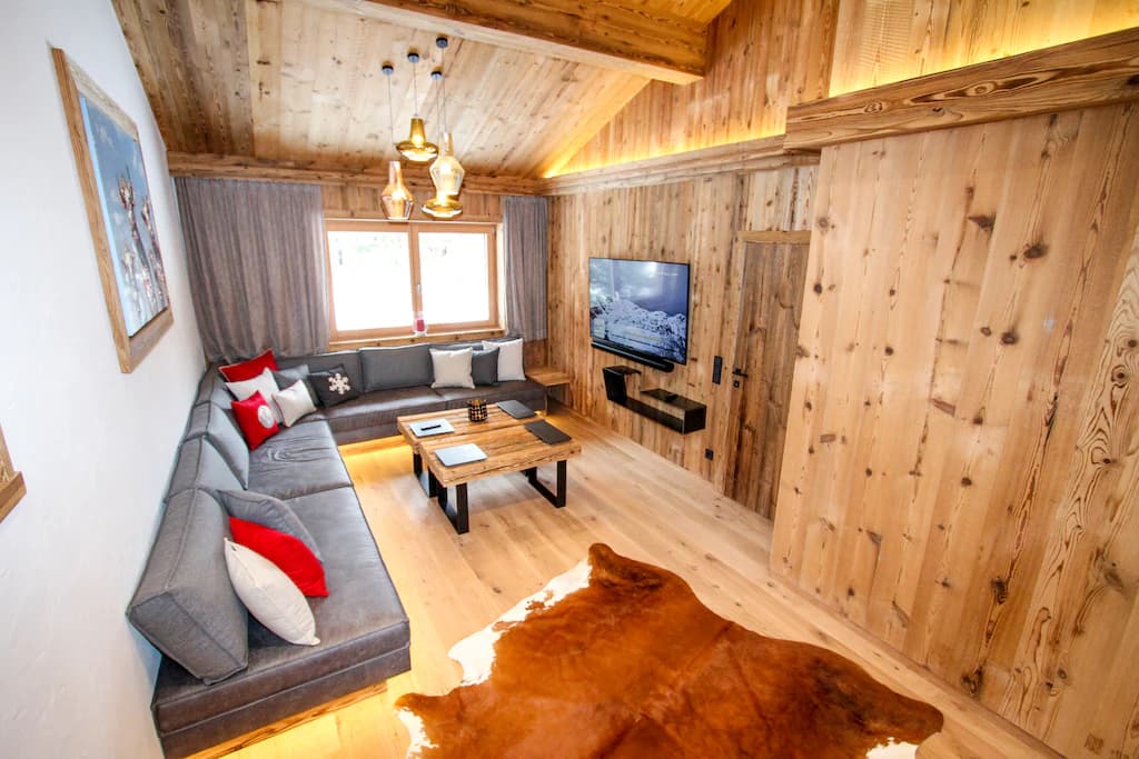 Pinzgauer Almhütte — 4
