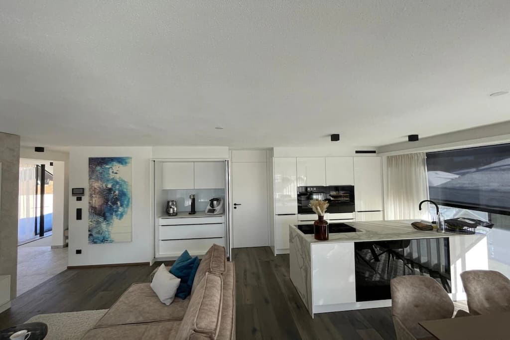 Penthouse B-HOME — 4